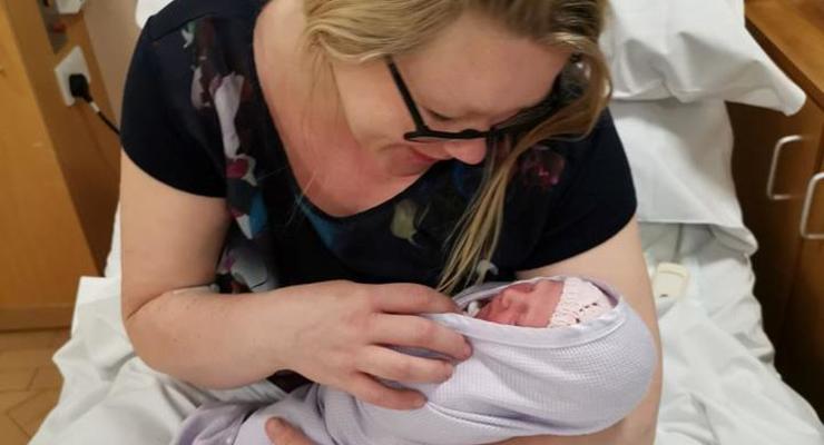 Не подозревавшая о беременности медсестра родила ребенка