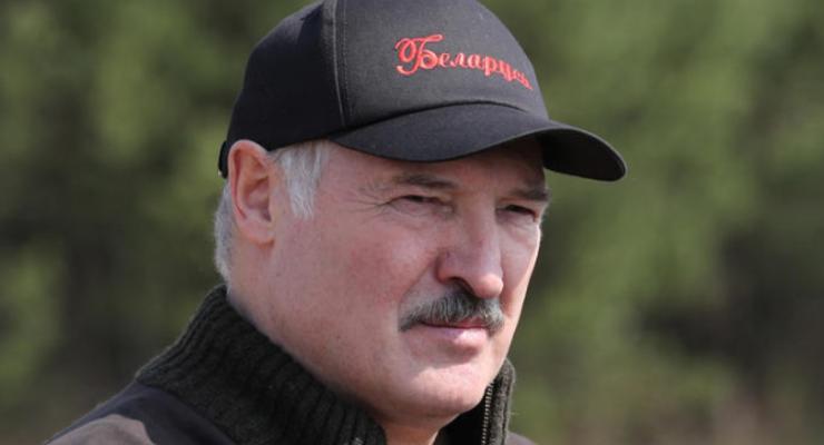Лукашенко посоветовал белорусам устраиваться на "нелюбимую" работу