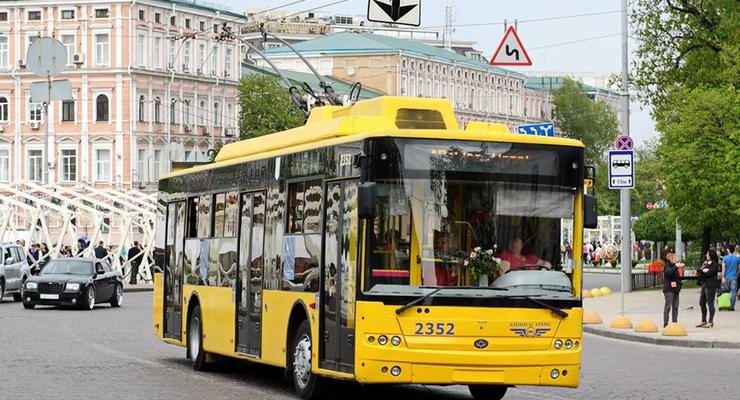 Общественный транспорт Киева до 22 мая будет возить по спецбилетам