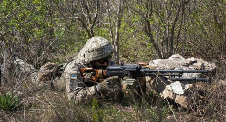 Обстрел на Донбассе: Ранен украинский военный