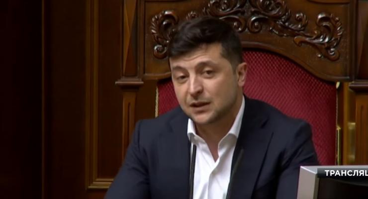 Зеленский пришел в Раду и призвал депутатов поддержать закон о банках