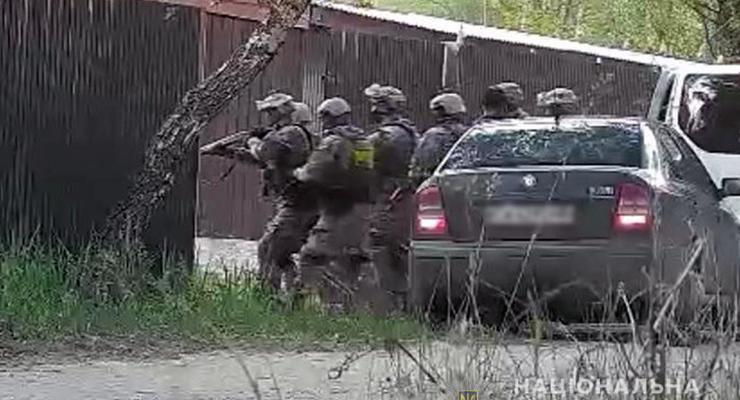 В Черкасской области спецназ штурмовал базу браконьеров