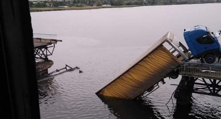 Отсутствие весового контроля со стороны Укртрансбезопасности привело к разрушению моста в Днепропетровской области