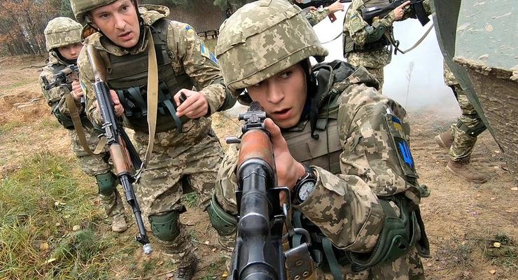 Летом в армию призовут украинцев, закончивших военную кафедру вуза