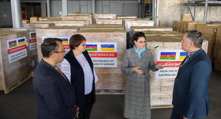 В Украину прибыл гуманитарный груз из Азербайджана