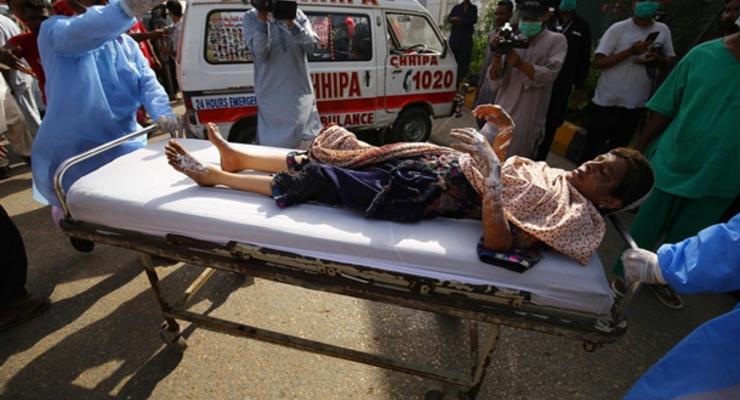 Авиакатастрофа в Пакистане: СМИ сообщают о выживших