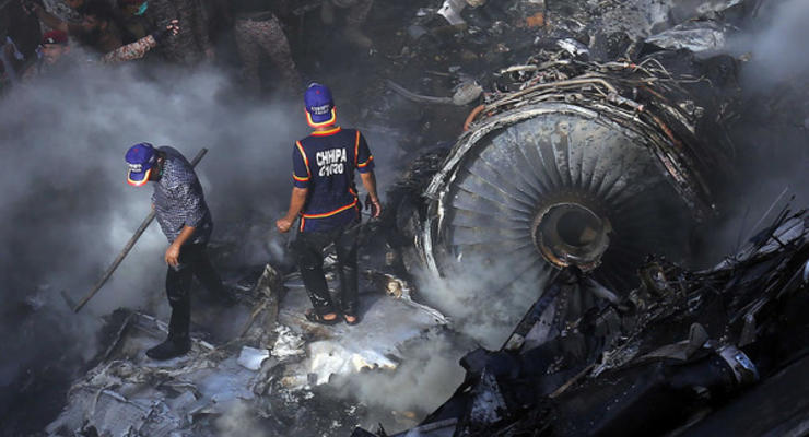 МИД рассказало, были ли украинцы среди жертв авиакатастрофы в Пакистане