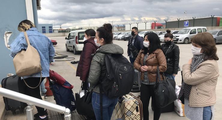 Из Турции в Одессу направился паром с эвакуированными украинцами