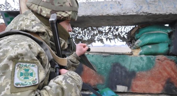 На Донбассе террористы обстреливают гуманитарные коридоры