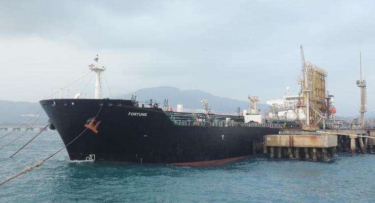 В Венесуэлу прибыл третий танкер с топливом из Ирана