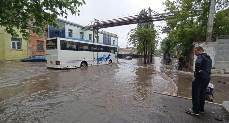 Мощный ливень затопил улицы Одессы