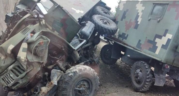 Под Харьковом военные попали в ДТП: есть пострадавшие