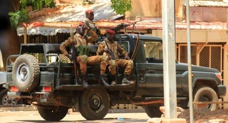В Буркина-Фасо неизвестные убили 15 торговцев