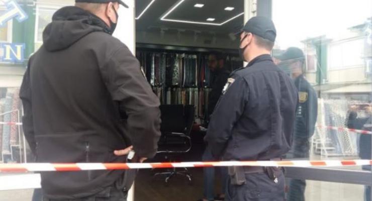 Вооруженное нападение на магазин тканей в Одессе: Есть раненые