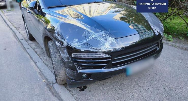 Пьяный киевлянин на Porsche протаранил два авто
