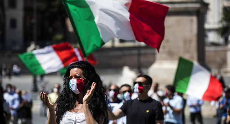 В Риме полиция разогнала протест из-за карантина