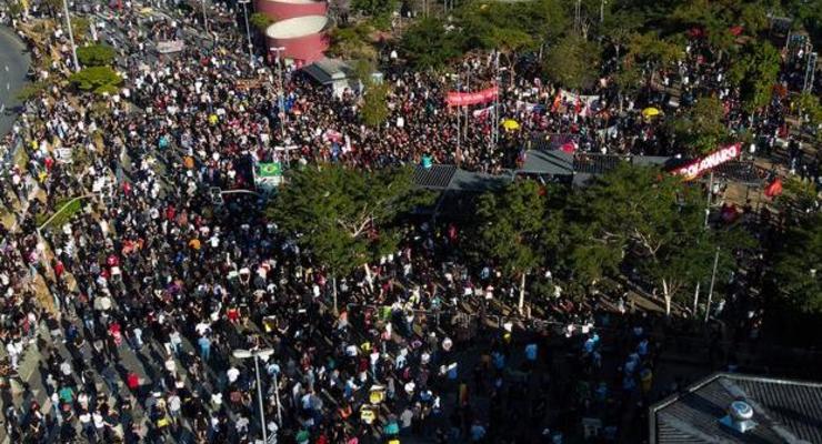 В Бразилии прошли массовые антипрезидентские протесты