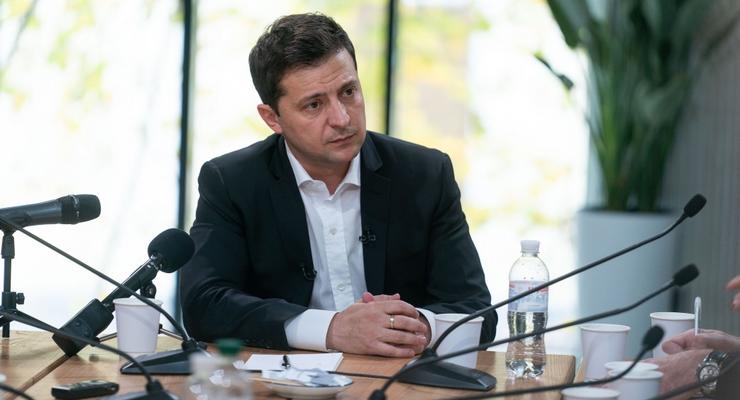 Зеленский признался, что не читает Facebook из-за ботов Порошенко