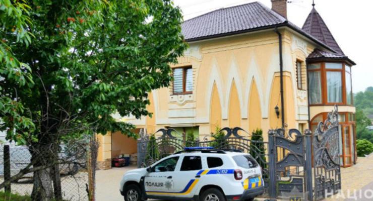 В Черновицкой области мужчина отстреливался от копов при попытке побега