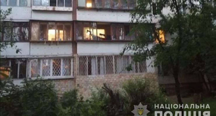 Под Киевом два 2-летних ребенка выпали из окон: Один из них погиб