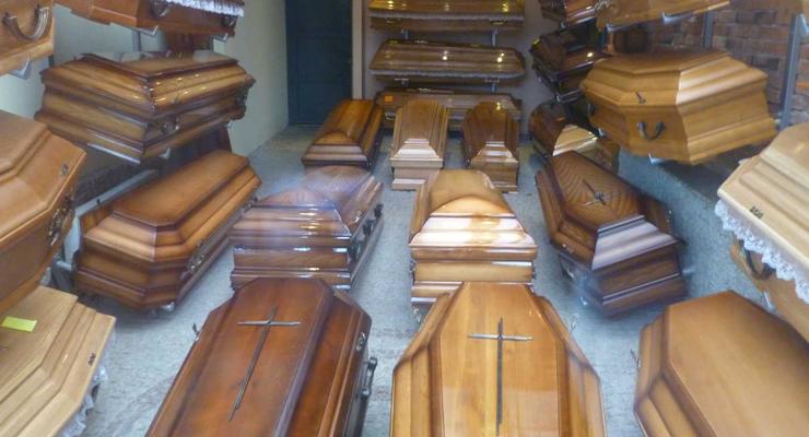 Похоронные бюро Швейцарии завалены ненужными гробами