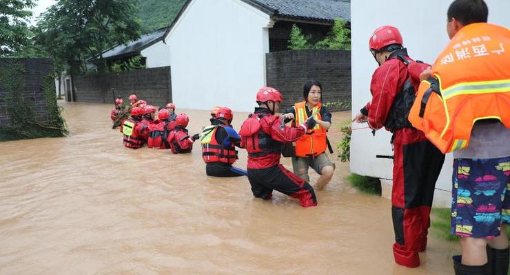 Наводнение в Китае затронуло более 2 млн человек. Фоторепортаж