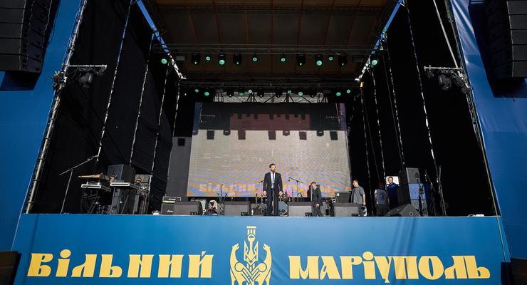 Зеленский поздравил Мариуполь с 6-й годовщиной освобождения