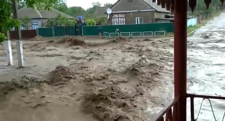 Наводнение в Одесской области: Опубликованы кадры затопленных сел