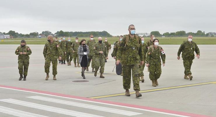 В Украину приехали 90 канадских военных инструкторов