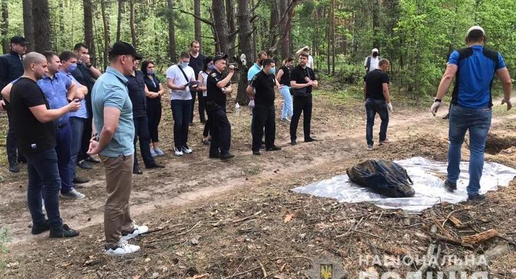 Мужчину и женщину обнаружили закопанными в лесу в Славутиче
