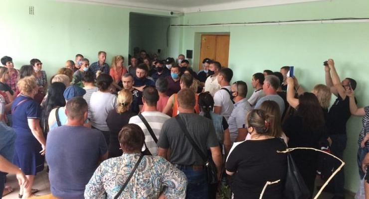 В Болграде люди штурмом взяли РГА после решения ужесточить карантин