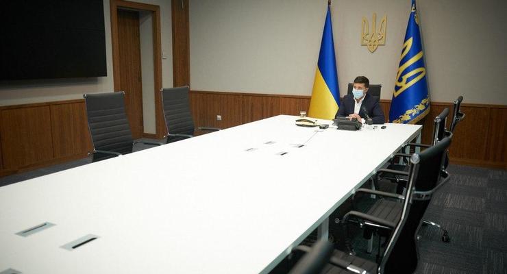 Украина может вернуться к жесткому карантину: Зеленский дал ряд поручений