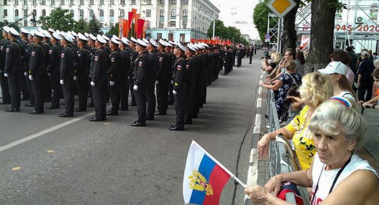 В Симферополе оккупанты отрепетировали парад с нарушениями карантина