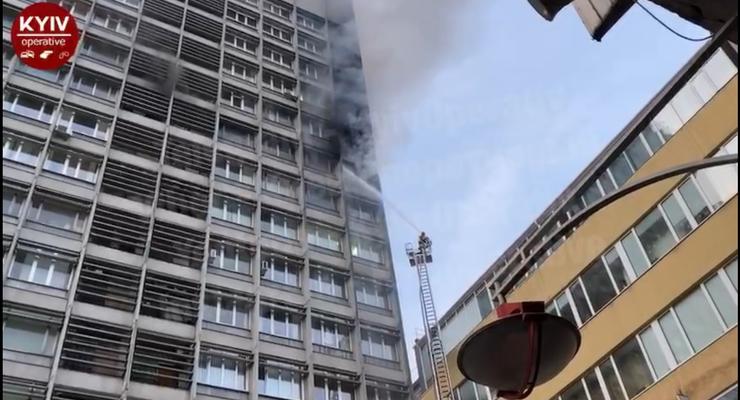 Из-за пожара в центре Киева образовались пробки