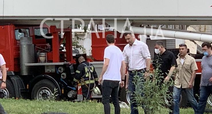Кличко и Аваков прибыли на место взрыва дома в Киеве