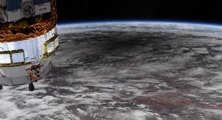 В NASA показали тень на Земле во время затмения