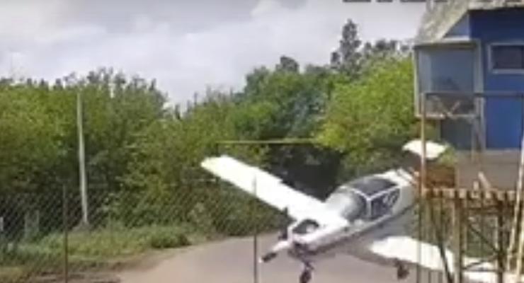 Авиакатастрофа в Одессе: Появилось видео с моментом крушения