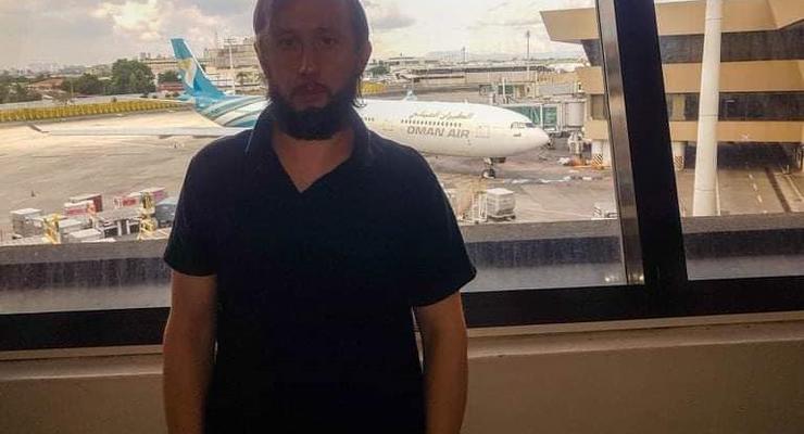 Турист 100 дней провел в аэропорту и просит помощи