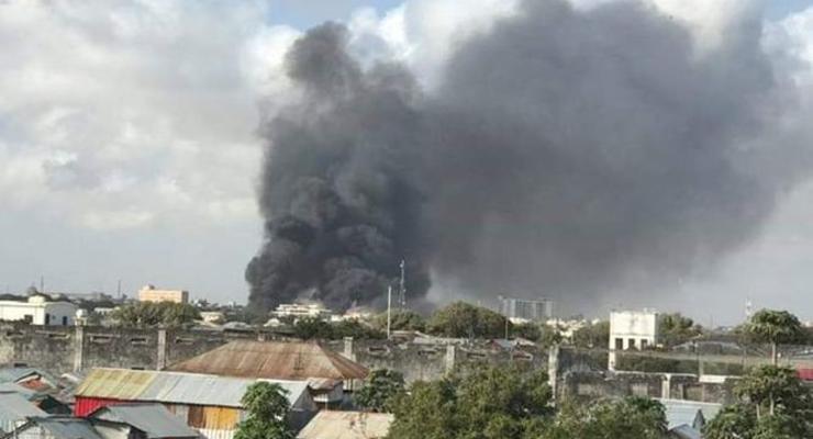 В столице Сомали произошли мощные взрывы, есть жертвы
