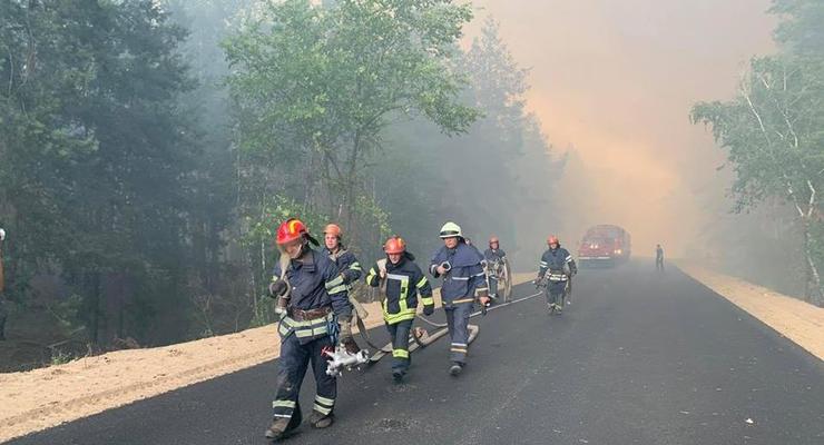 На Луганщине горит село, есть жертвы