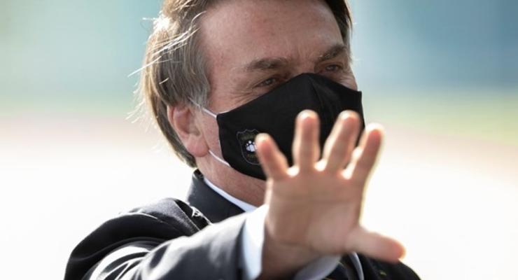Журналисты подают в суд на президента Бразилии из-за риска заразиться COVID