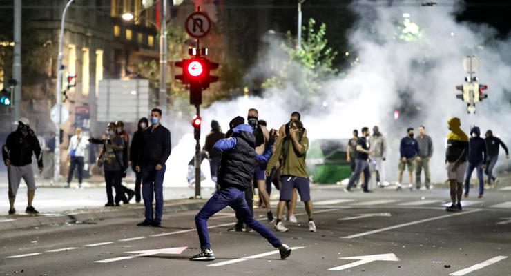 Ночные беспорядки в Белграде: пострадали 43 полицейских и 17 активистов
