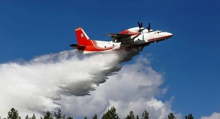 Зеленский разрешил применить пожарную авиацию рядом с линией фронта