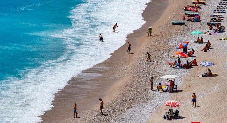 На видео показали соблюдение дистанции на пляжах Турции