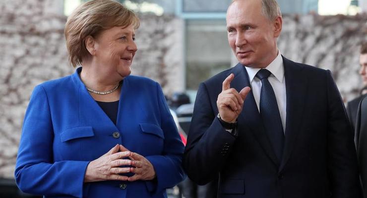 Путин заявил Меркель о контрпродуктивности Киева