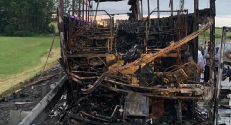 В России сгорел автобус из Донецка, есть пострадавшие