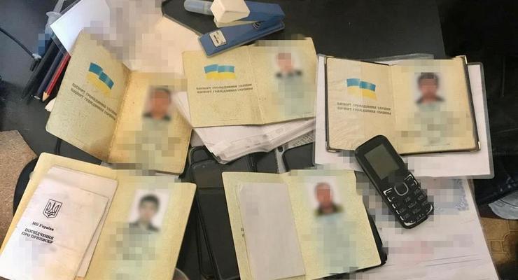 В Харькове "накрыли" производство фальшивых паспортов