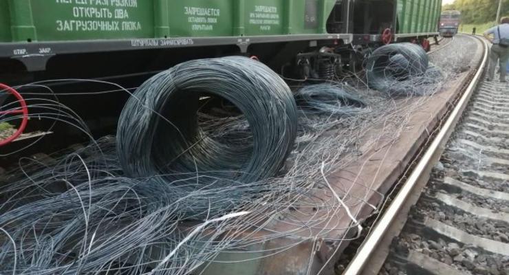 ЧП на железной дороге близ Днепра задержало больше десятка поездов
