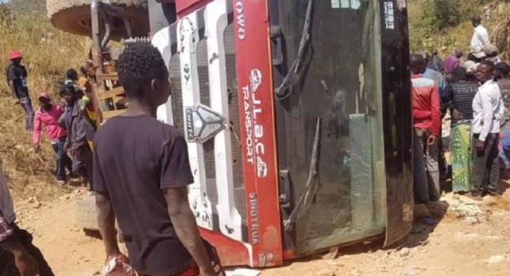 В Конго 16 человек погибли в ДТП с грузовиком