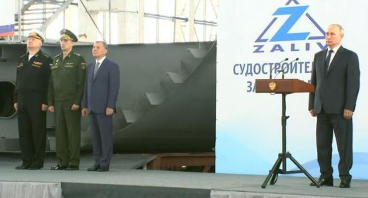 Путин в Крыму объявил о постройке вертолетоносцев